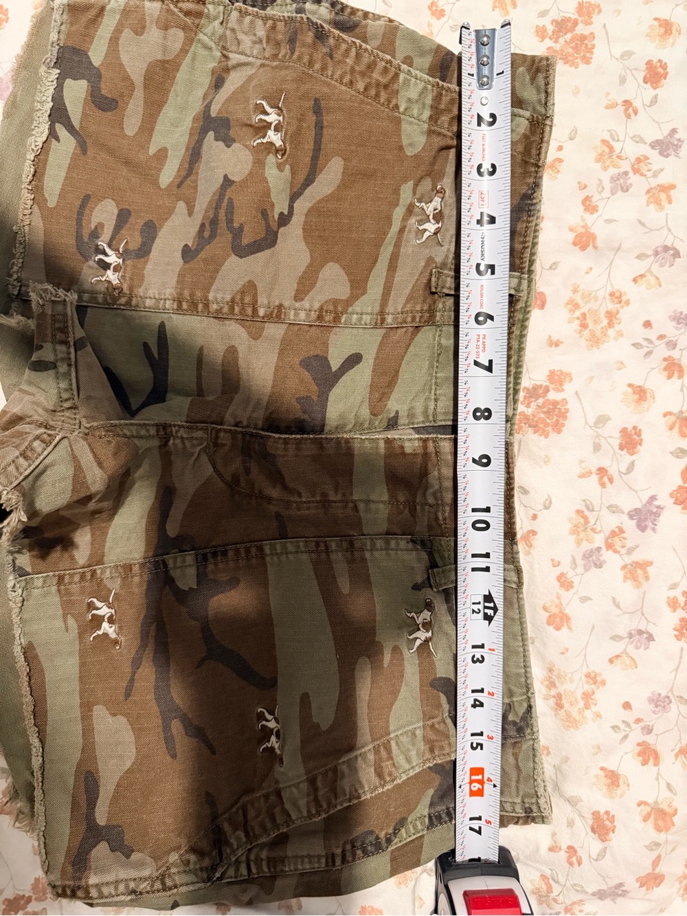Denim & Supply Ralph Lauren Camo Cut-Off Shorts with Embroidered Hunting Dogs - Picture 6 of 7